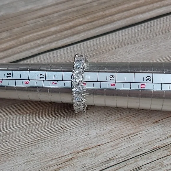 NIB STERLIG SILVER PRINCESS CUT PRONG SET ETERNITY BAND - Picture 7 of 8